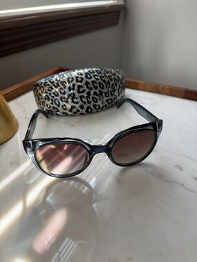 Mark Jacobs sunglasses 🕶️ with a case